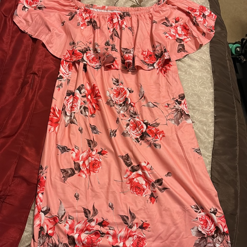 Women's Floral Ruffle Off Shoulder Maternity Dress, size Medium. NWT!